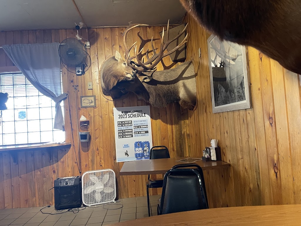 The Elkhorn Bar & Grill | restaurant | 1916 State St, Meeteetse, WY 82433, USA | 3078689245 OR +1 307-868-9245