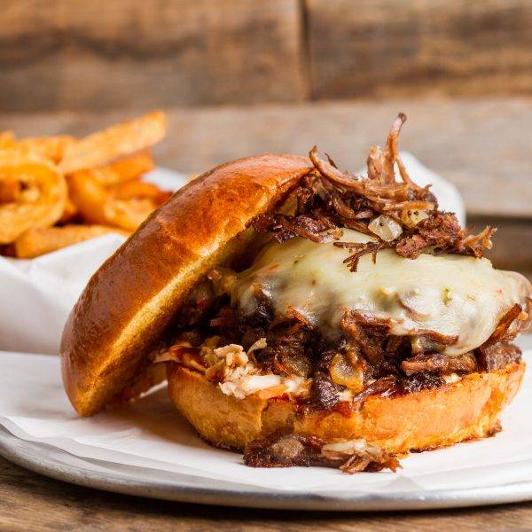 Urban Skillet | restaurant | 5060 Lankershim Blvd, Los Angeles, CA 91601, USA | 8185794000 OR +1 818-579-4000