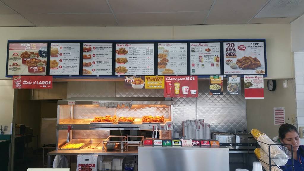 Churchs Chicken | restaurant | 7635 Winnetka Ave, Canoga Park, CA 91306, USA | 8185760490 OR +1 818-576-0490