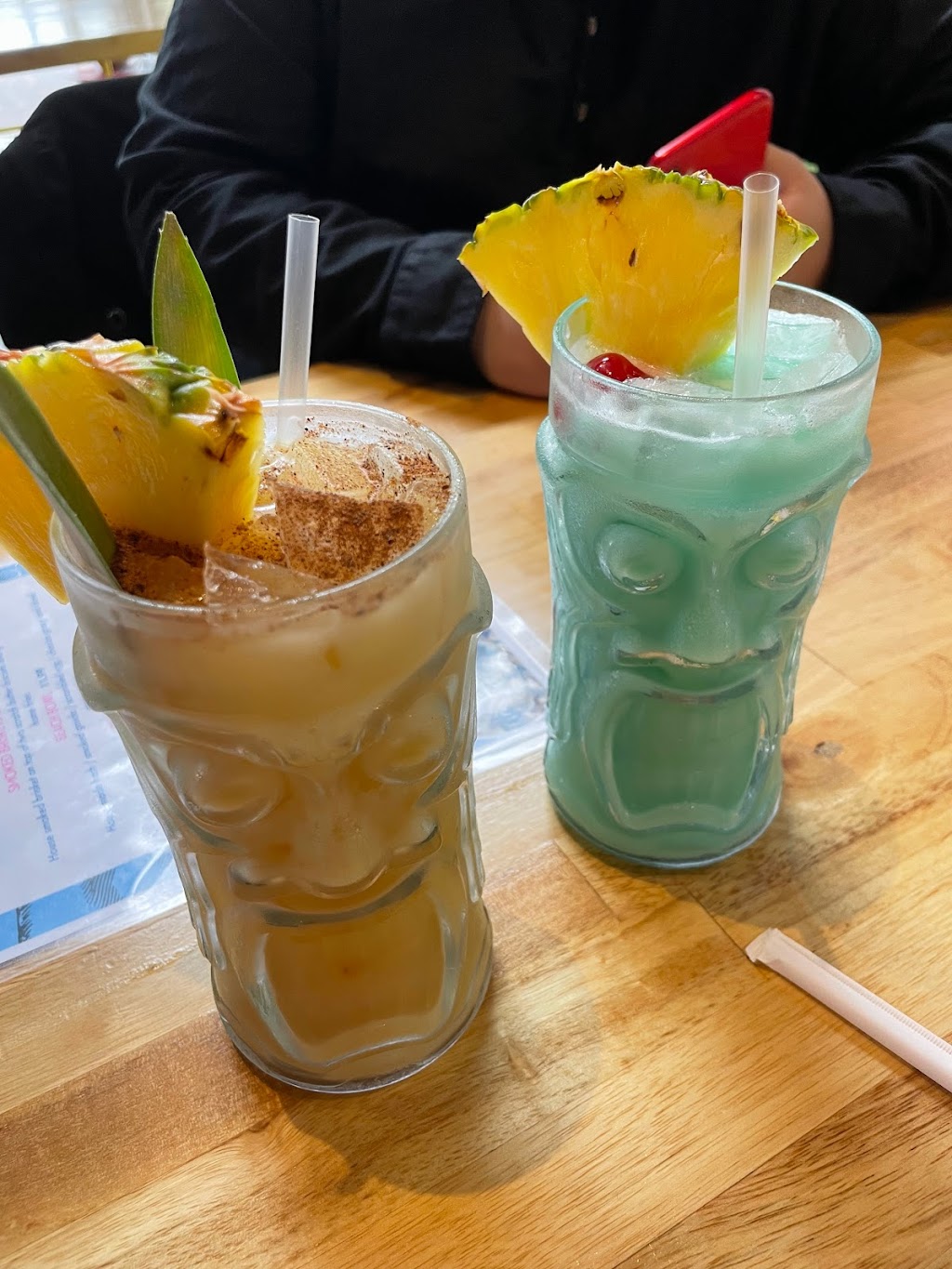 Neon Beach | restaurant | 131 N Orange Ave Ste 104, Orlando, FL 32801, USA | 4077359168 OR +1 407-735-9168