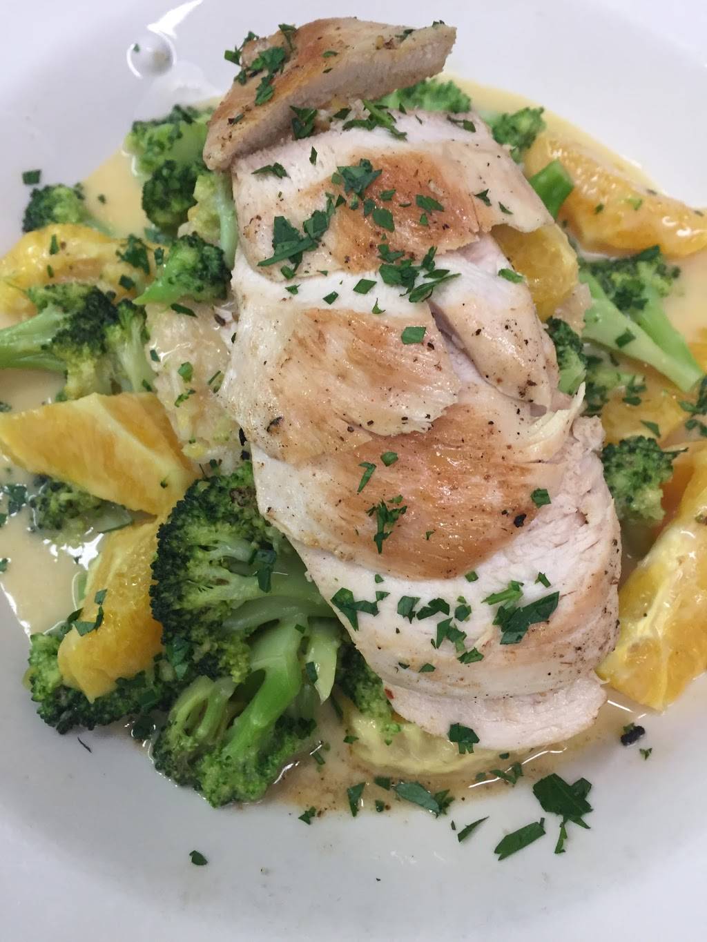 WestWood | restaurant | 825 Commonwealth Ave, West Mifflin, PA 15122, USA | 4124629555 OR +1 412-462-9555