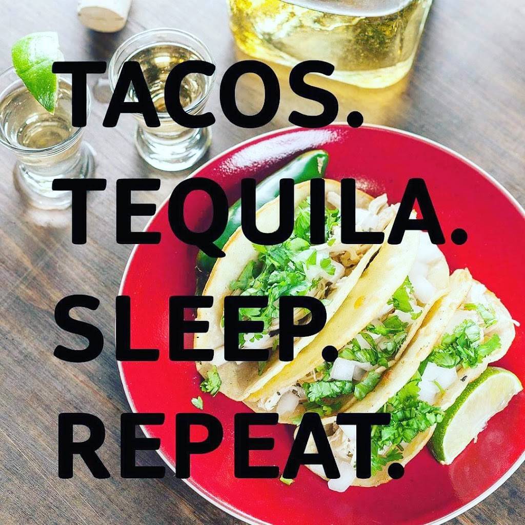 El Azteca Mexican Restaurant | restaurant | 201 W Northland Ave # D, Appleton, WI 54911, USA | 9209960983 OR +1 920-996-0983