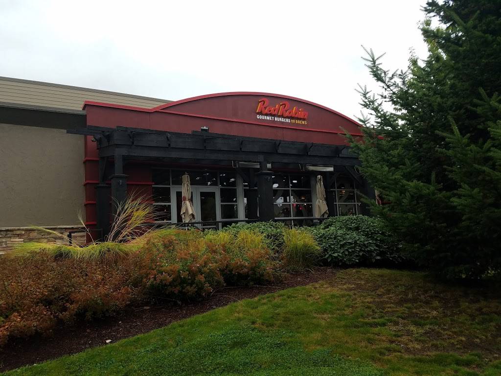 Red Robin Gourmet Burgers and Brews | restaurant | 14797 N Kelsey St, Monroe, WA 98272, USA | 3608059949 OR +1 360-805-9949