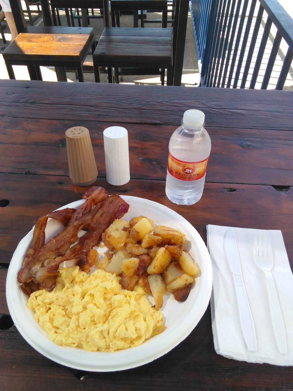 Bobs At The Marina | restaurant | 6639 Embarcadero Dr, Stockton, CA 95219, USA | 2099573279 OR +1 209-957-3279