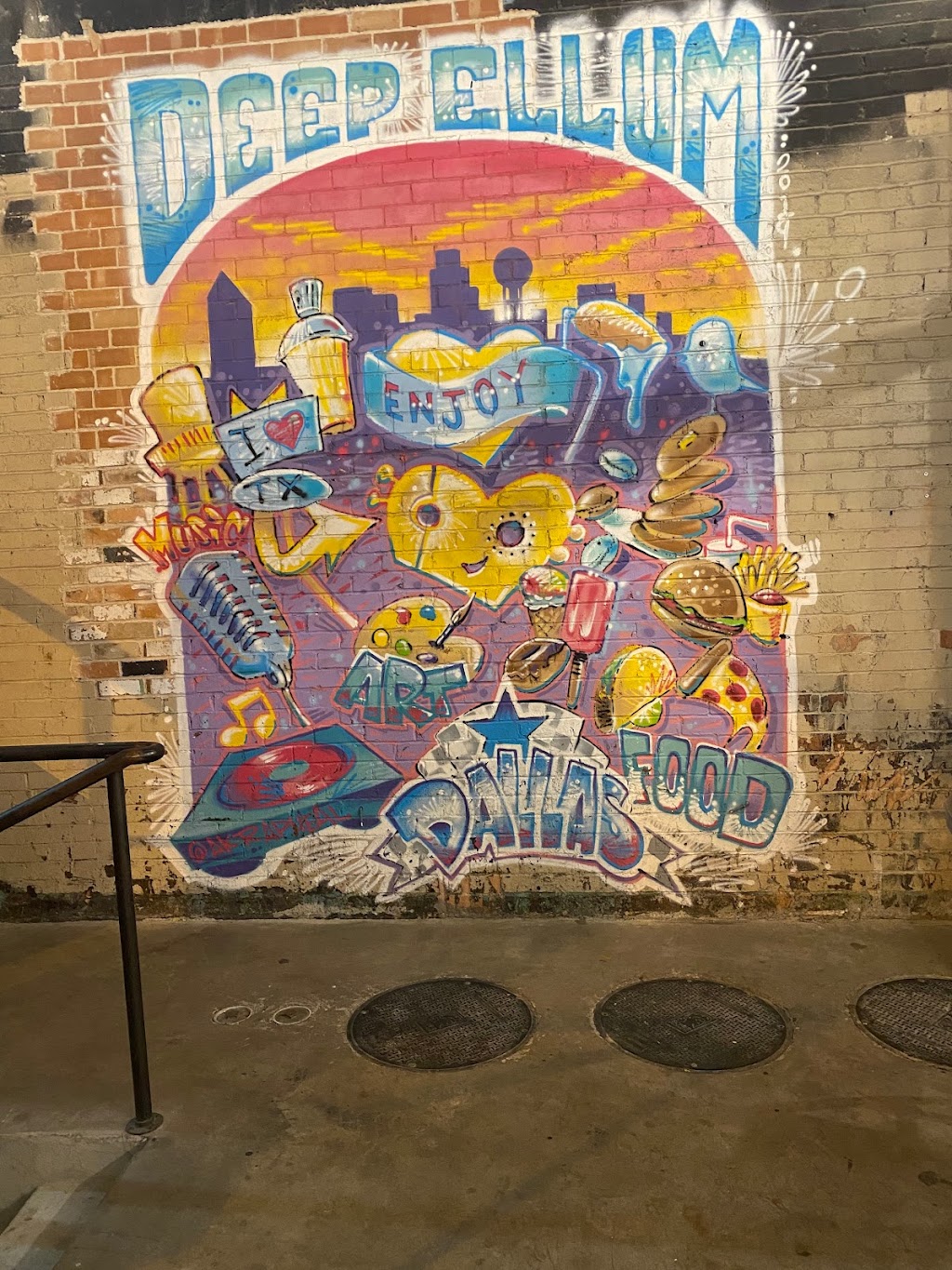 ChicknCone Dallas | restaurant | 2656 Main St Suite 140, Dallas, TX 75226, USA | 9726855054 OR +1 972-685-5054