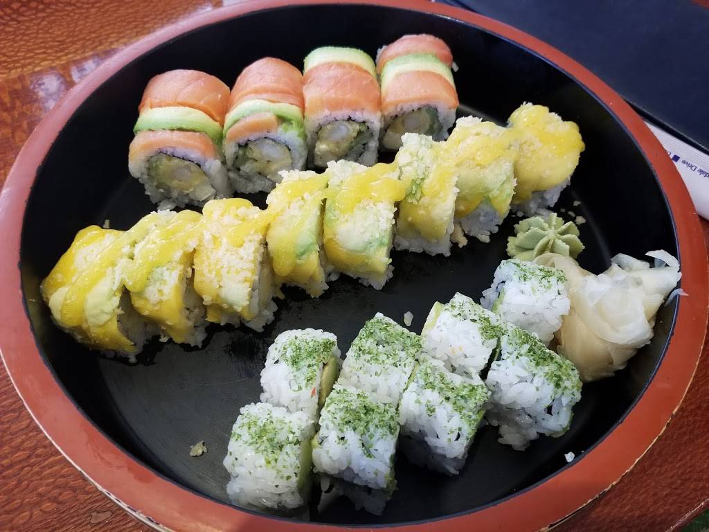 Banzai Sushi | restaurant | 6655 Leetsdale Dr, Denver, CO 80224, USA | 3033293366 OR +1 303-329-3366
