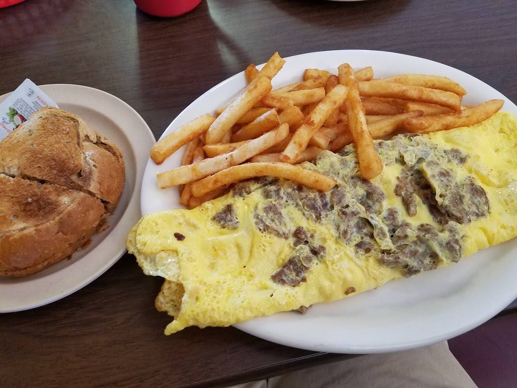 Steves Famous Diner | restaurant | 741 N US-1, Oak Hill, FL 32759, USA | 3862104403 OR +1 386-210-4403