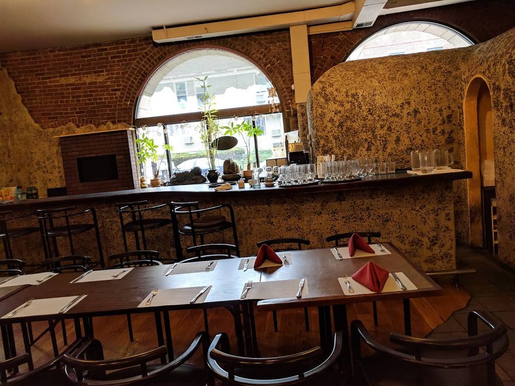 Pakarang Exquisite Thai Cuisine | restaurant | 303 S Main St, Providence, RI 02903, USA | 4014533660 OR +1 401-453-3660