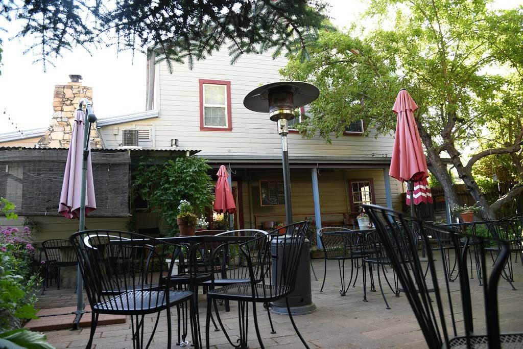 Volcano Union Pub + Inn | restaurant | 21375 Consolation St, Volcano, CA 95689, USA | 2092967711 OR +1 209-296-7711