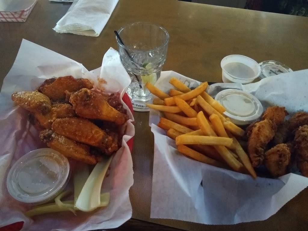 Picassos Sports Cafe | meal takeaway | 230 E W.T. Harris Blvd, Charlotte, NC 28262, USA | 7045959553 OR +1 704-595-9553