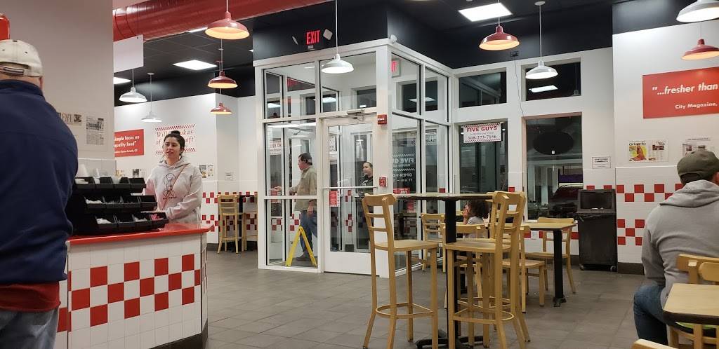 Five Guys | meal takeaway | 20 Rosebrook Pl, Wareham, MA 02571, USA | 5082737156 OR +1 508-273-7156
