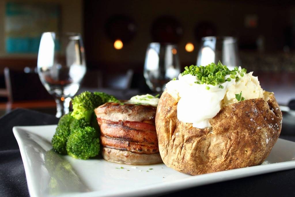 Baxters American Grille | restaurant | 100 Trade Center Drive, Champaign, IL 61820, USA | 2172399299 OR +1 217-239-9299