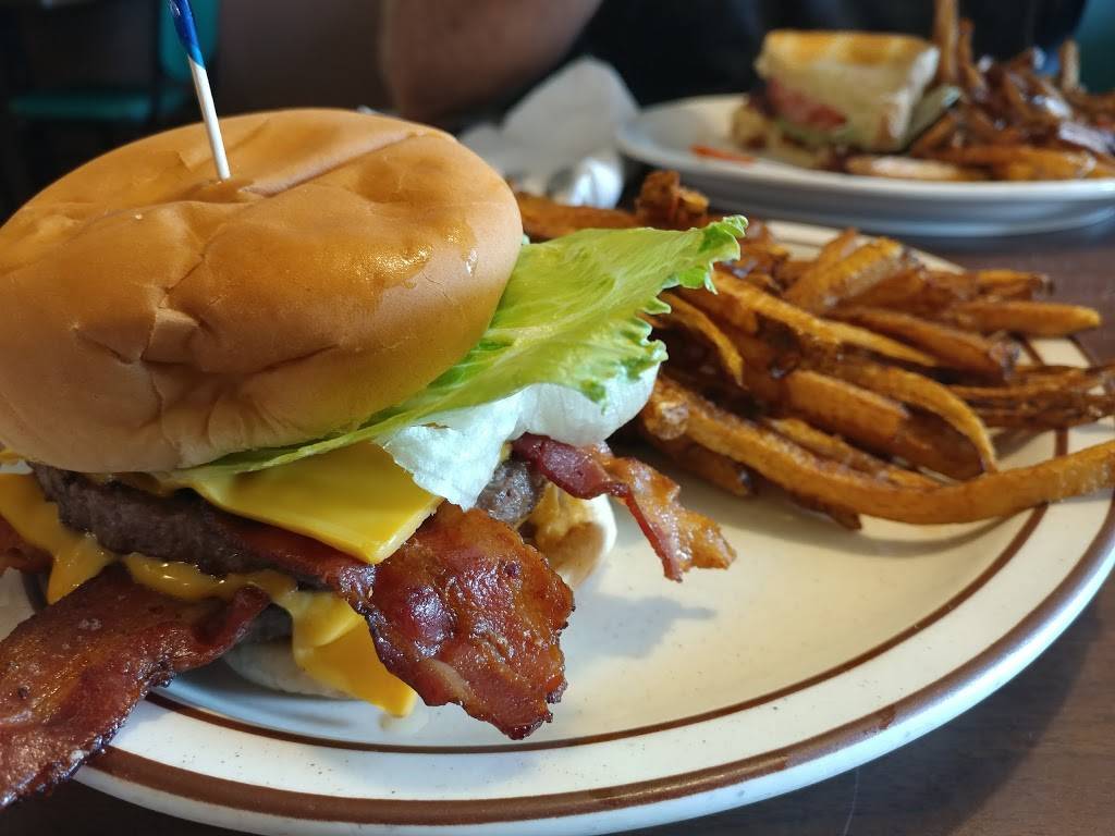 The Shak | restaurant | 14755 Gaskill Dr NE, Alliance, OH 44601, USA | 3308233101 OR +1 330-823-3101