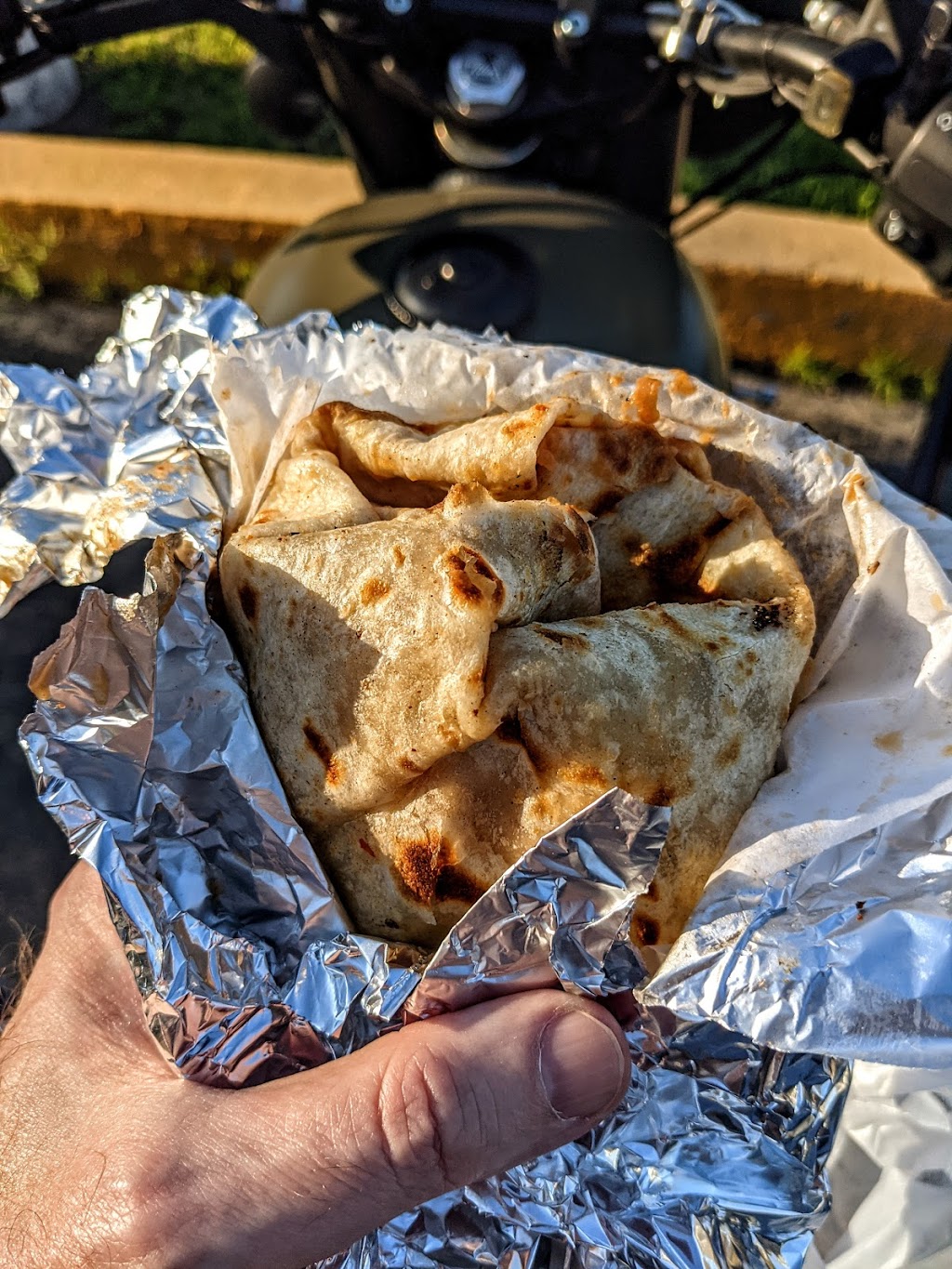 Los Pinches Tacos | restaurant | 627 N Irwin Ave, Green Bay, WI 54302, USA | 9205449584 OR +1 920-544-9584