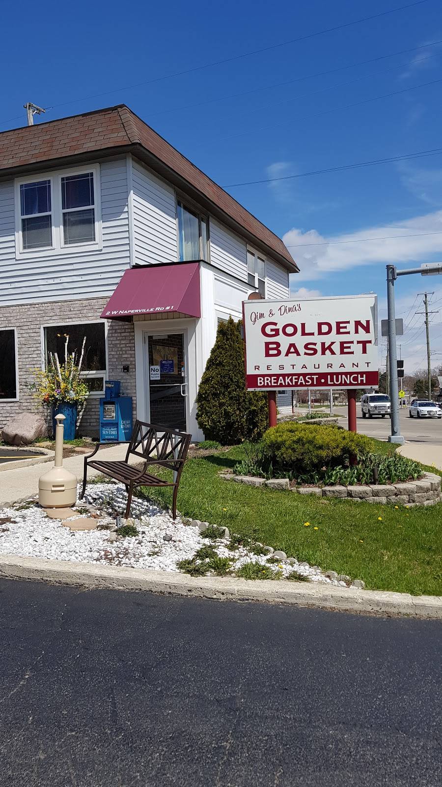 Golden Basket Restaurant | restaurant | 2 W Naperville Rd #1, Westmont, IL 60559, USA | 6309600626 OR +1 630-960-0626