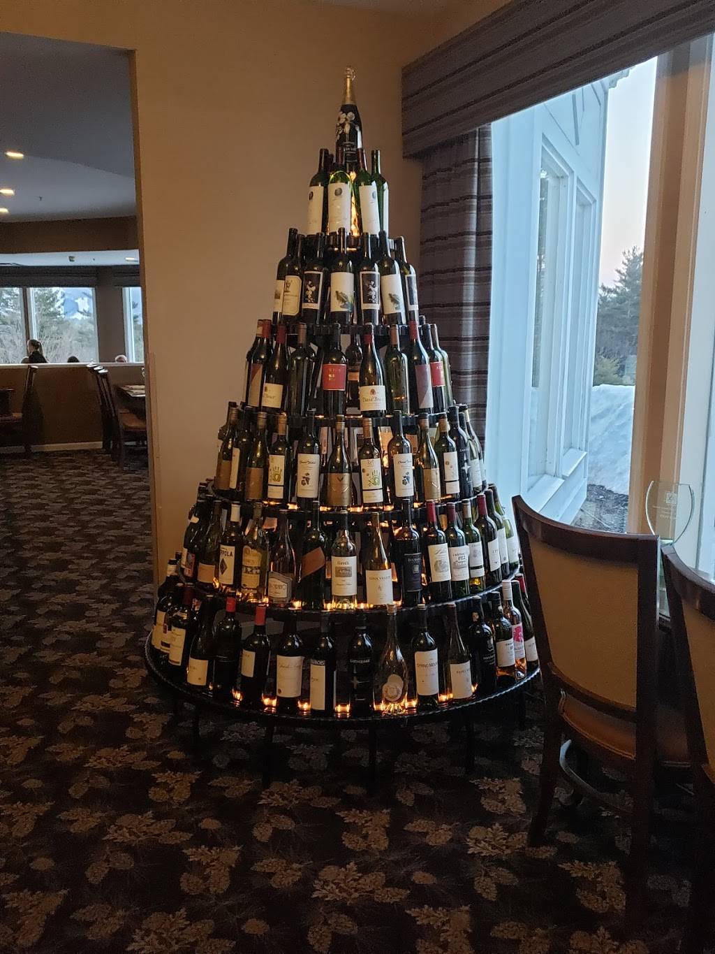 Ledges Restaurant at The White Mountain Hotel | restaurant | 87 Fairway Dr, North Conway, NH 03860, USA | 6033567100 OR +1 603-356-7100