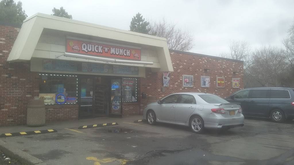 Quick N Munch | restaurant | 432 Glide St, Rochester, NY 14606, USA | 5853281996 OR +1 585-328-1996