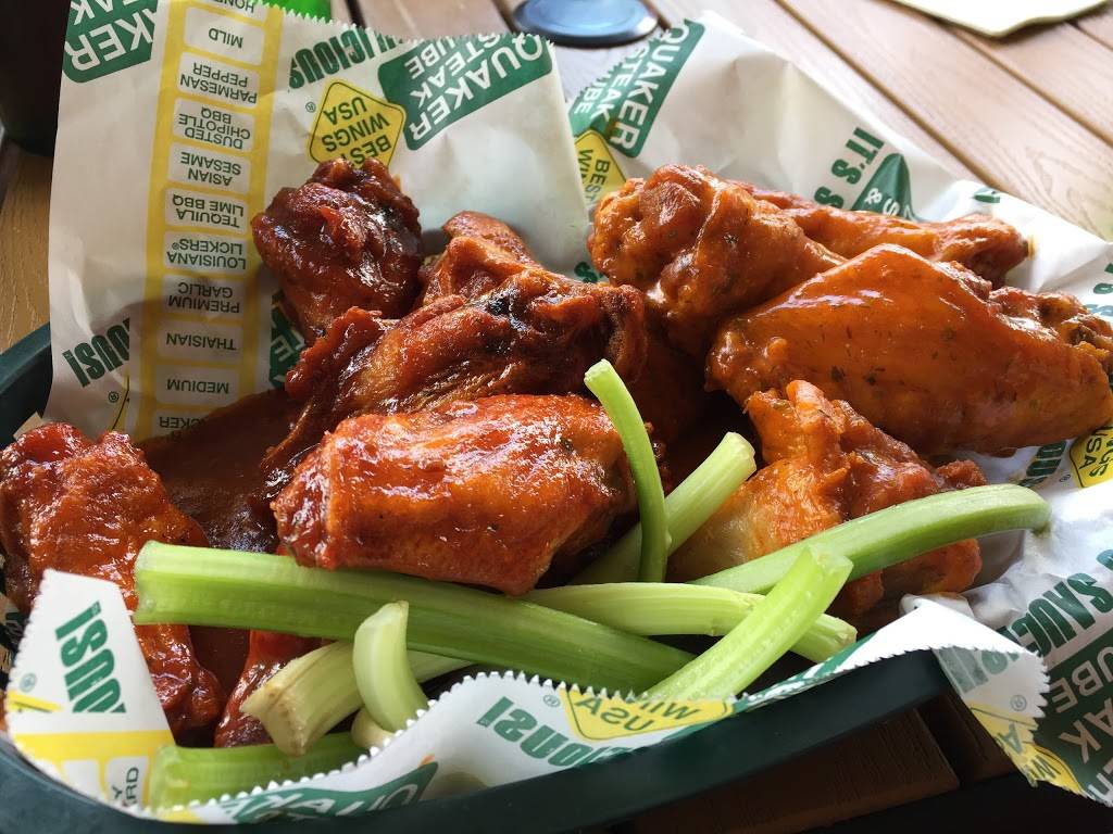 Quaker Steak & Lube | restaurant | 101 Chestnut Ave, Sharon, PA 16146, USA | 7249819464 OR +1 724-981-9464