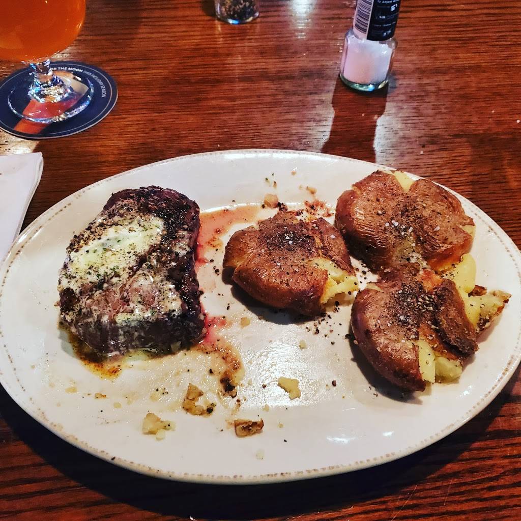 Grizzlys Wood-Fired Grill - Willmar | restaurant | 2207 1st St S, Willmar, MN 56201, USA | 3202310840 OR +1 320-231-0840