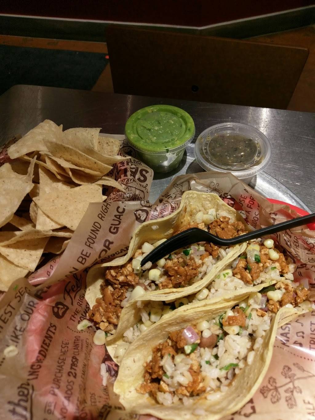 Chipotle Mexican Grill | restaurant | 610 W Diversey Pkwy, Chicago, IL 60614, USA | 7732811492 OR +1 773-281-1492