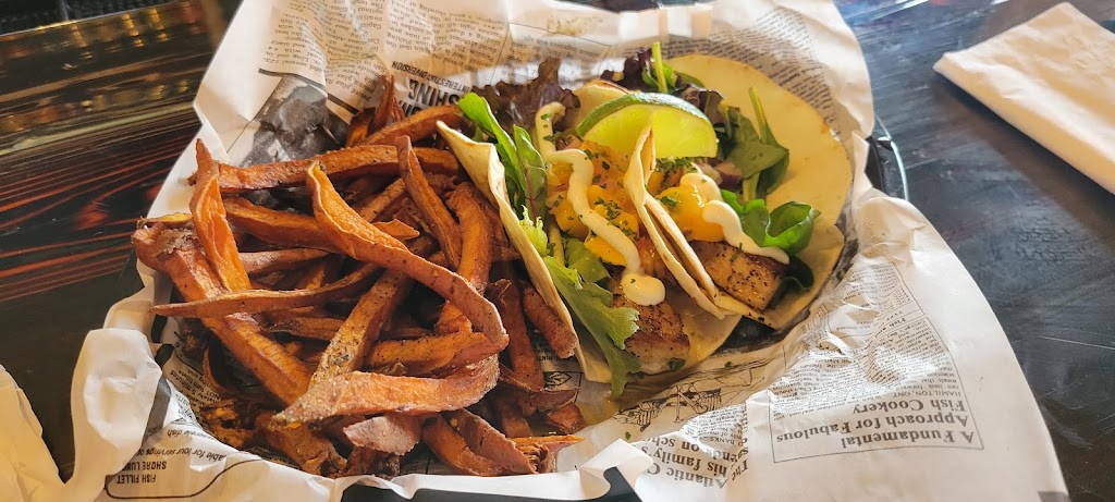 The Oar House and Oyster Bar | restaurant | 621 Marina Village Blvd, Freeport, FL 32439, USA | 8508802106 OR +1 850-880-2106