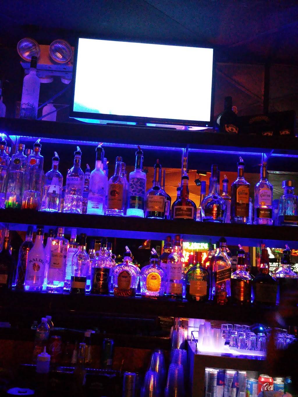 LA FUENTE BAR & RESTAURANT | restaurant | 1166 E Vine St, Kissimmee, FL 34744, USA | 4078470667 OR +1 407-847-0667