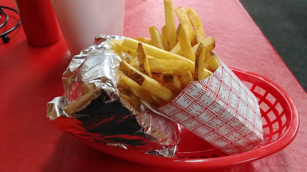 King Louies Drive-In | restaurant | 315 S 6th St, Wood River, IL 62095, USA | 6182541114 OR +1 618-254-1114