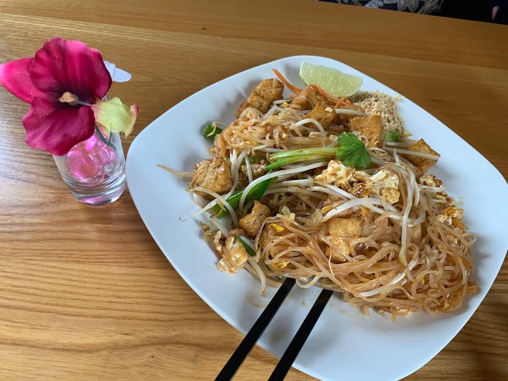 Alice Thai | restaurant | 3929 Battleground Ave, Greensboro, NC 27410, USA | 3369074009 OR +1 336-907-4009