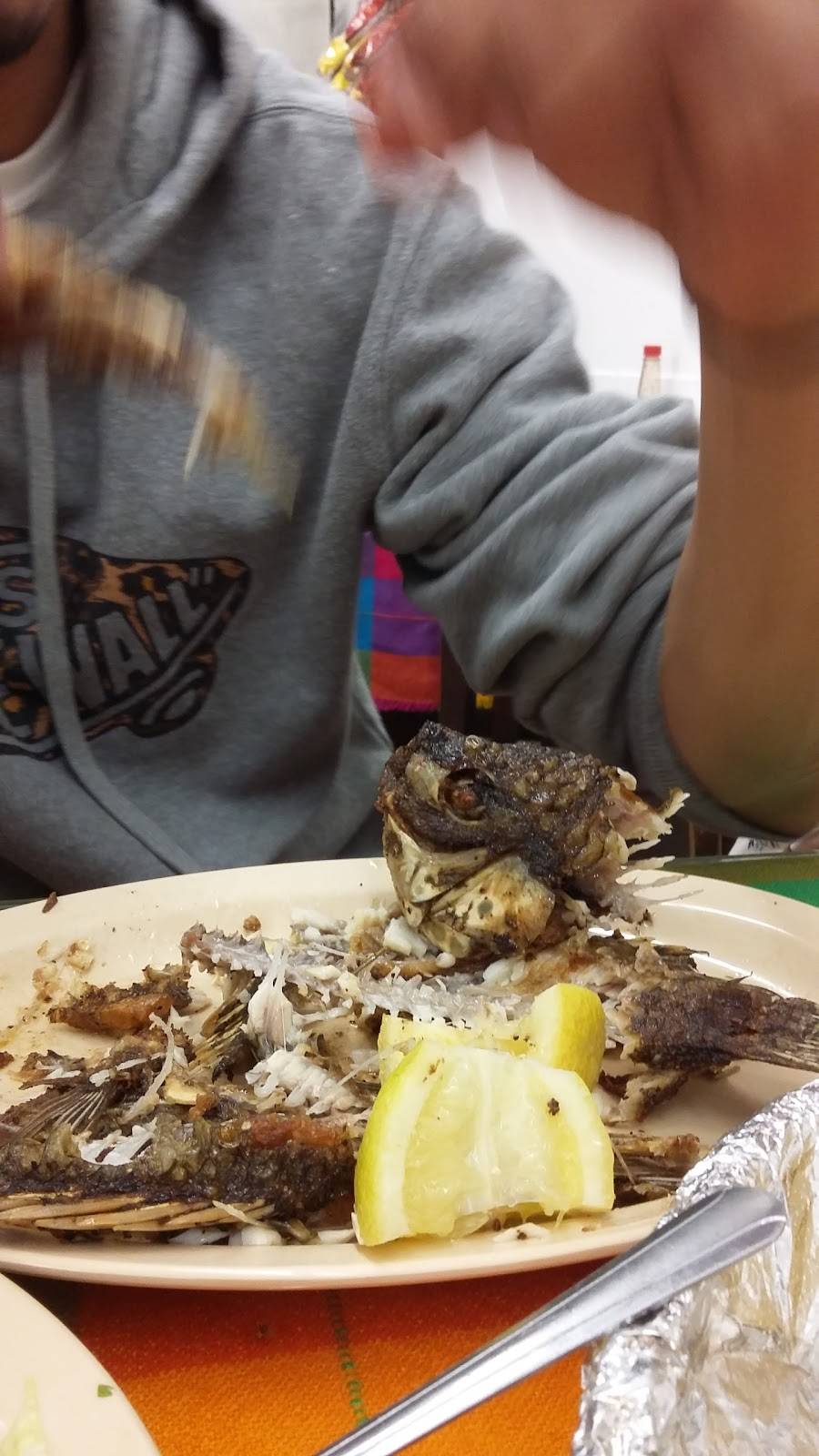 Socorros Restaurant | restaurant | 14657 Victory Blvd, Van Nuys, CA 91411, USA | 8189081682 OR +1 818-908-1682