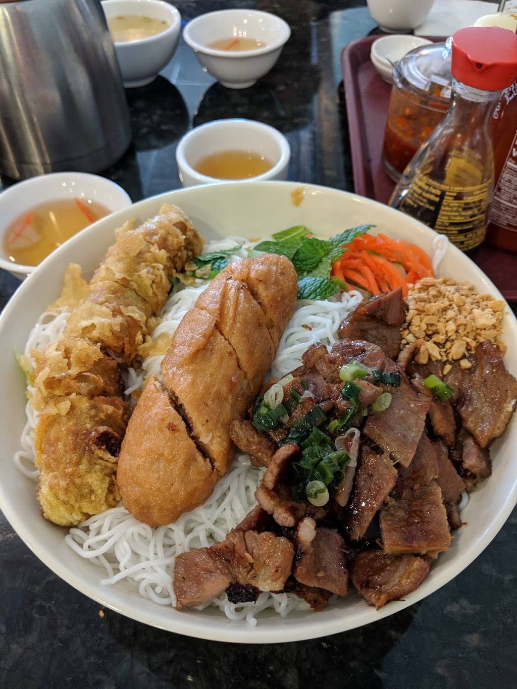 Com Tam 168 | restaurant | 7077 Kennedy Rd, Markham, ON L3R 0N8, Canada | 9054741168 OR +1 905-474-1168