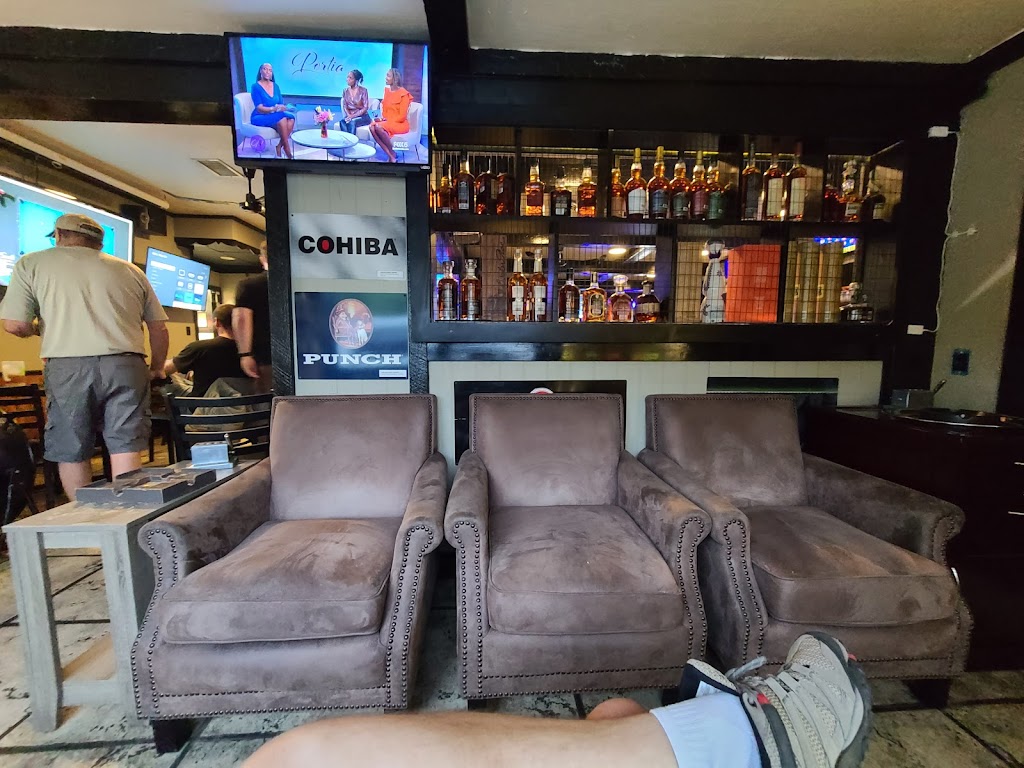 Mondays Pub | restaurant | 7934 S Main St, Helen, GA 30545, USA | 7068780094 OR +1 706-878-0094