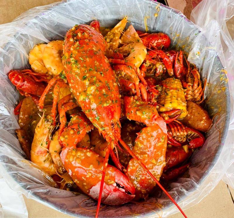 Crazy Crab House | restaurant | 6634 Frankford Ave, Philadelphia, PA 19135, USA | 2153329877 OR +1 215-332-9877