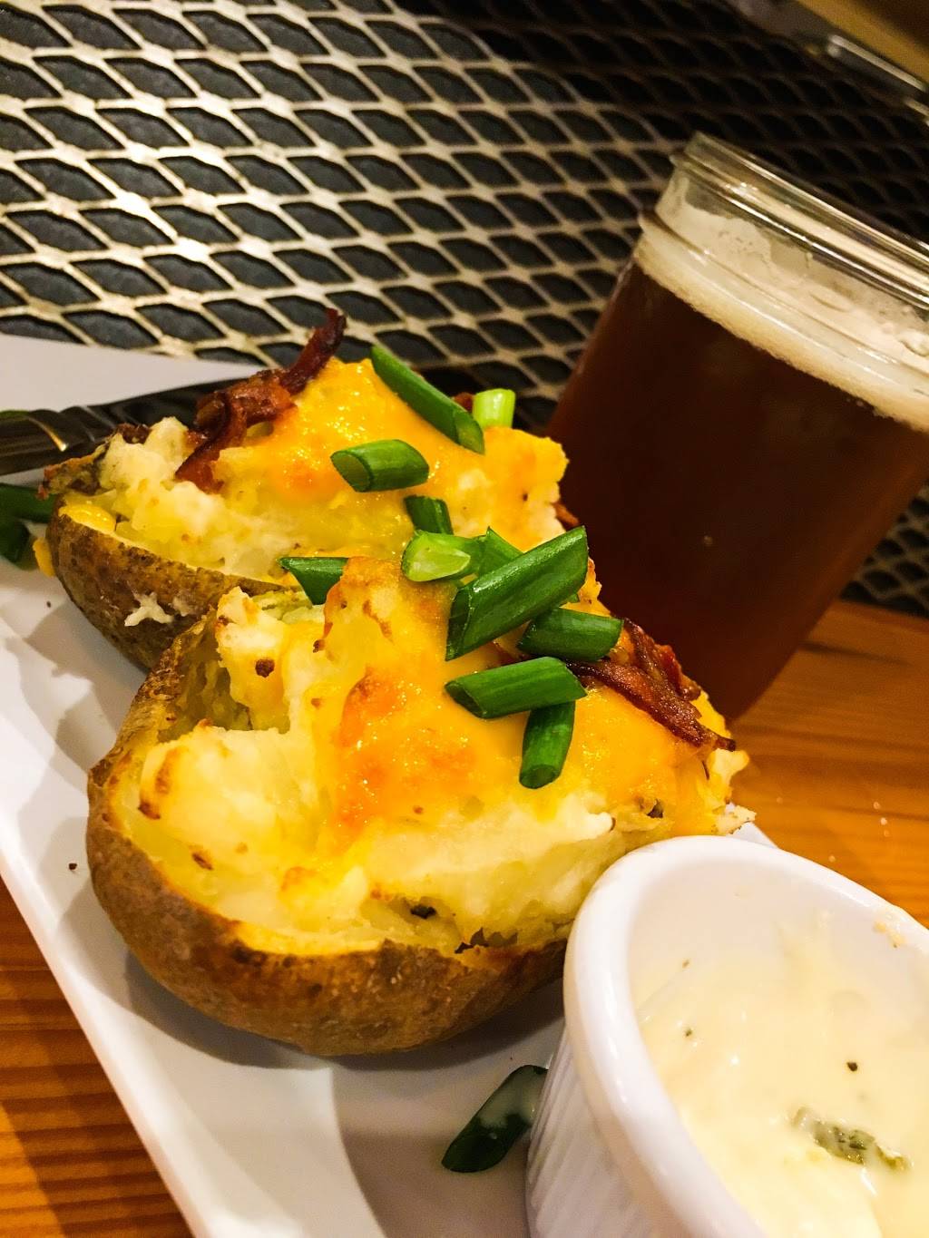 Sproos Tap House & Wine Bar | restaurant | 236 Davidson Avenue B, Woodland, WA 98674, USA | 3603696377 OR +1 360-369-6377