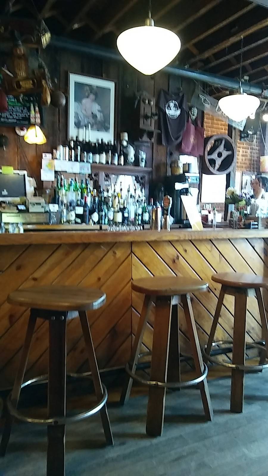 Bacchus Restaurant, Brewery & Billiards | restaurant | 4 S Chestnut St, New Paltz, NY 12561, USA | 8452558636 OR +1 845-255-8636