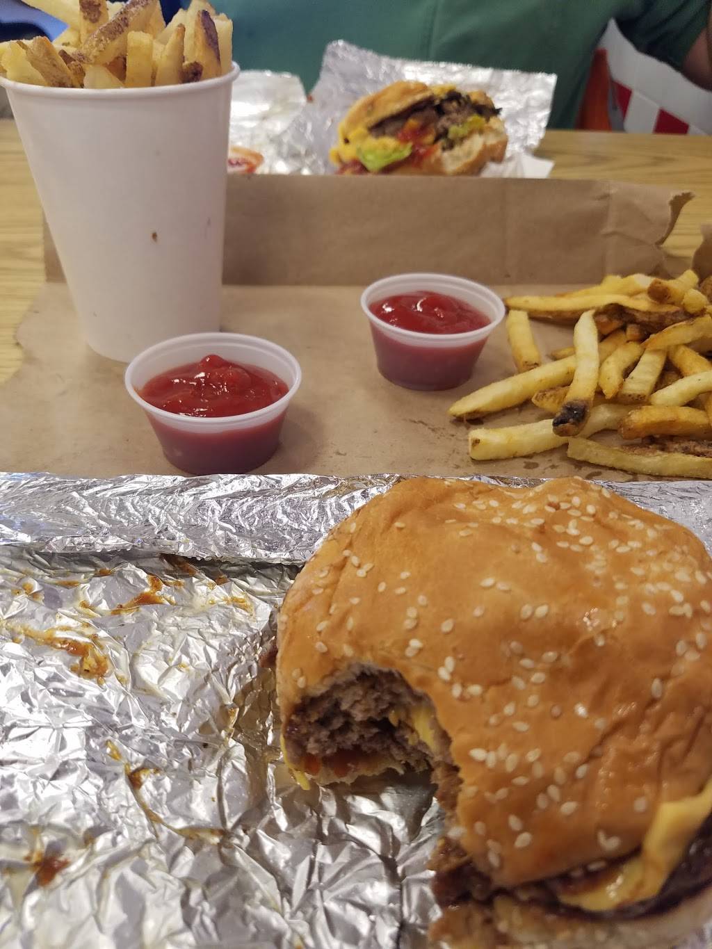 Five Guys | meal takeaway | 4129 S Mooney Blvd, Visalia, CA 93277, USA | 5597359600 OR +1 559-735-9600