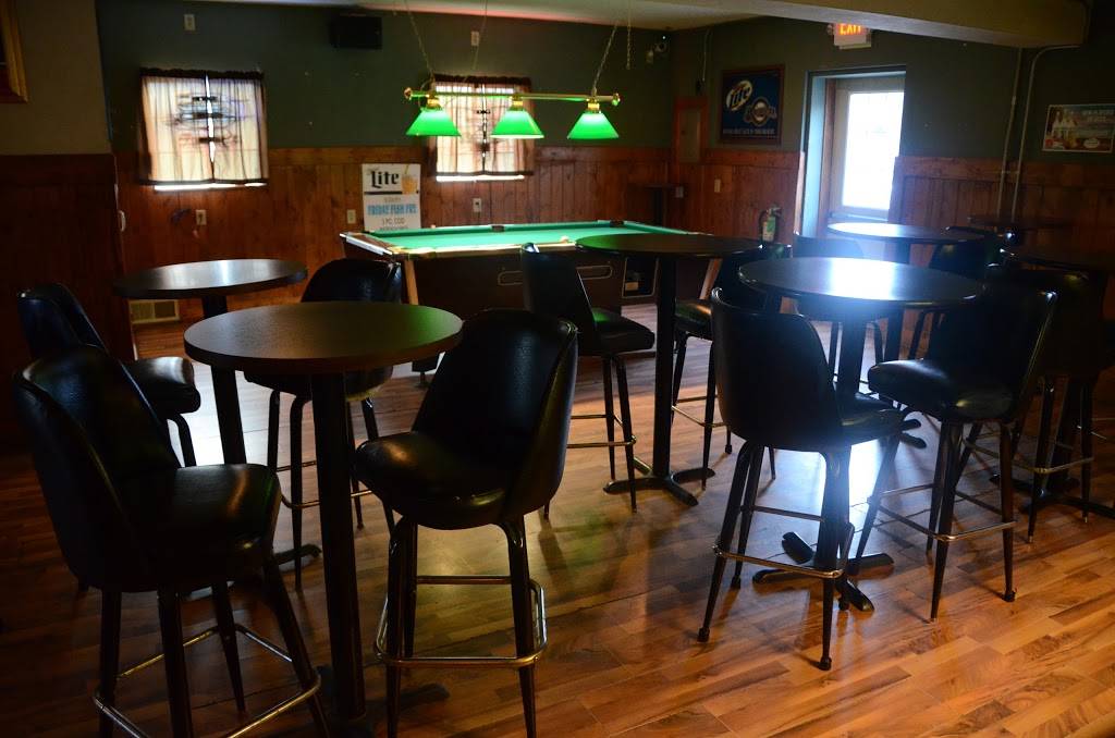 Buzdums Pub | restaurant | W188N10515 Maple Rd, Germantown, WI 53022, USA | 2622514727 OR +1 262-251-4727