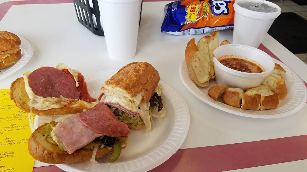 Stewies | restaurant | 804 Lake St S, Forest Lake, MN 55025, USA | 6514645889 OR +1 651-464-5889