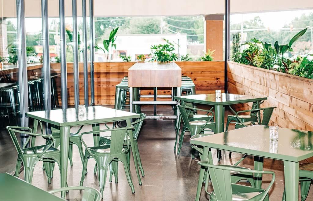 McCrays Tavern East Cobb | restaurant | 4880 Lower Roswell Rd Suite 850, Marietta, GA 30068, USA | 4048003553 OR +1 404-800-3553