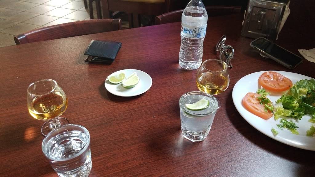 Ten bar and grill | restaurant | 515 Jackson Ave, Elizabeth, NJ 07201, USA | 9083544441 OR +1 908-354-4441