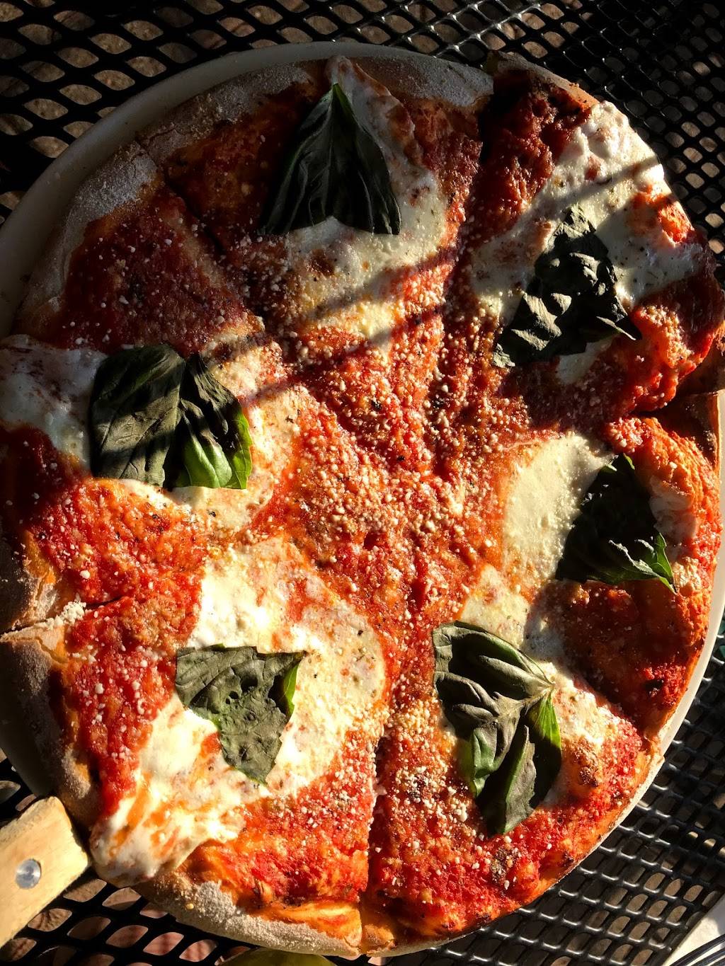 Leos | restaurant | 7042 E Market St, Warren, OH 44484, USA | 3308565291 OR +1 330-856-5291