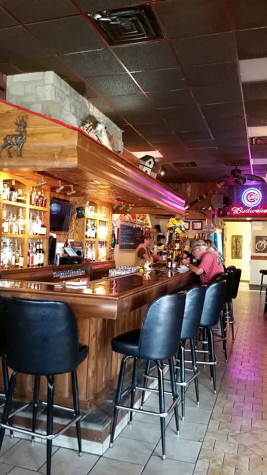 Remingtons Gastropub | restaurant | 102 S 3rd St, Malta, IL 60150, USA | 8158252794 OR +1 815-825-2794