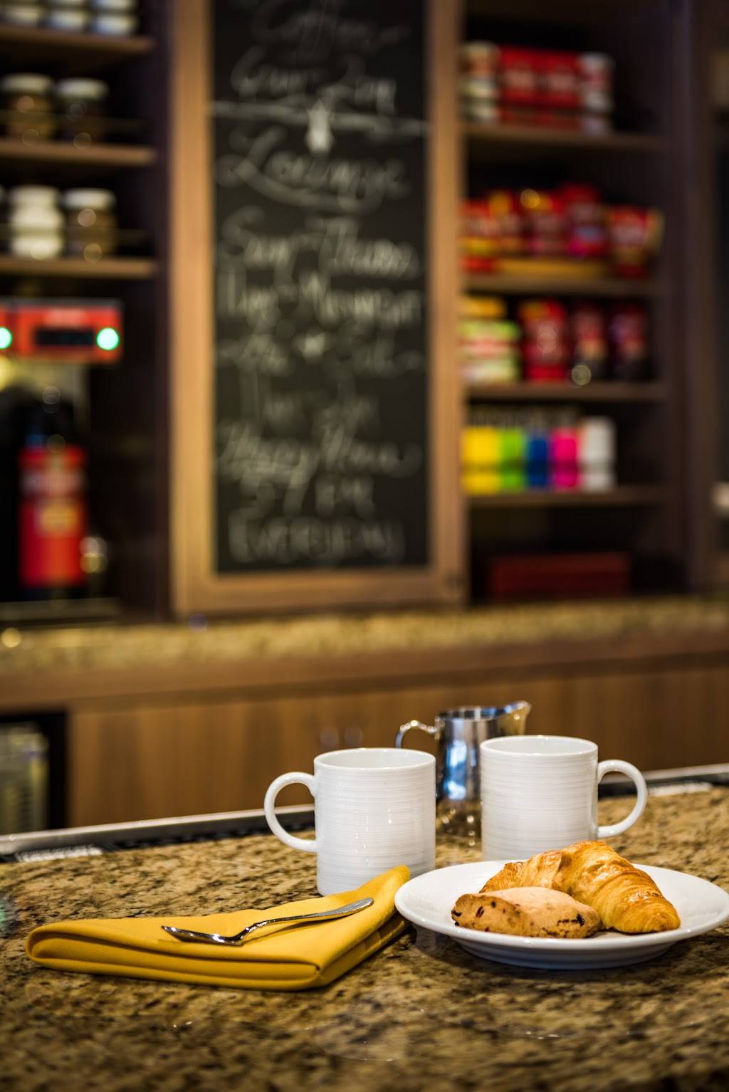 The Kingfish Grill | restaurant | 201 Lafayette St, Baton Rouge, LA 70801, USA | 2253445866 OR +1 225-344-5866