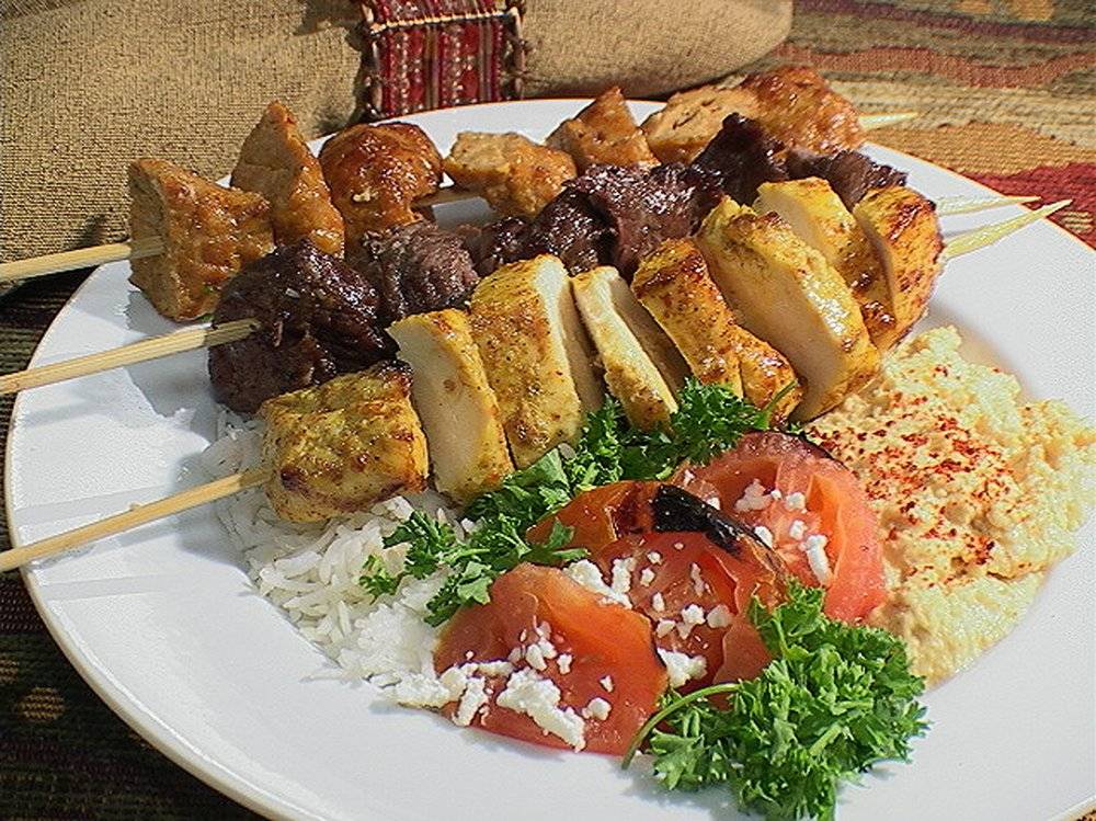 Georges Giant Burger | restaurant | 3801 Yosemite Blvd, Modesto, CA 95357, USA | 2095216666 OR +1 209-521-6666