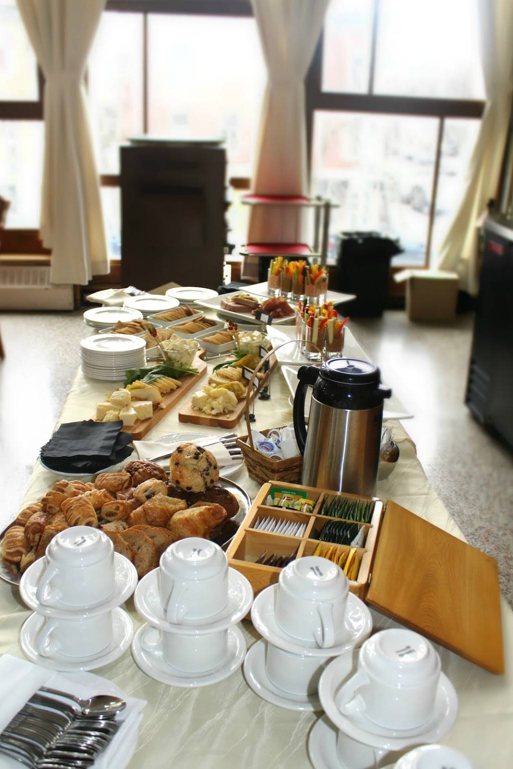 Le Chic Resto-Pop | restaurant | 1500 Avenue dOrléans, Montréal, QC H1W 3R1, Canada | 5145214089 OR +1 514-521-4089