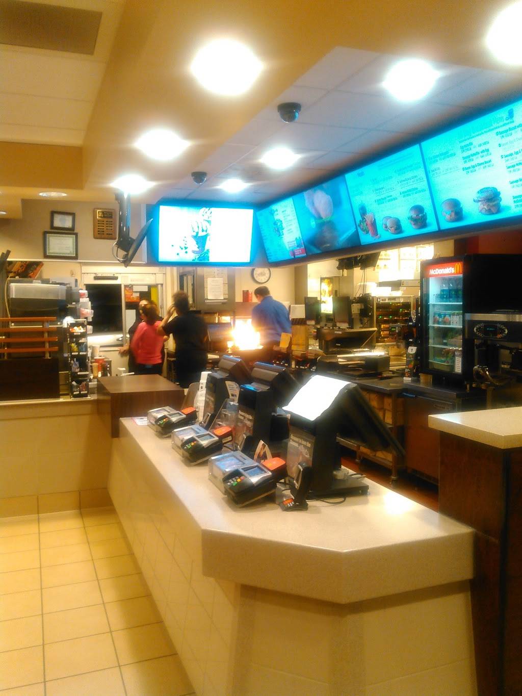 McDonalds | cafe | 5511 Godfrey Rd, Godfrey, IL 62035, USA | 6184665810 OR +1 618-466-5810