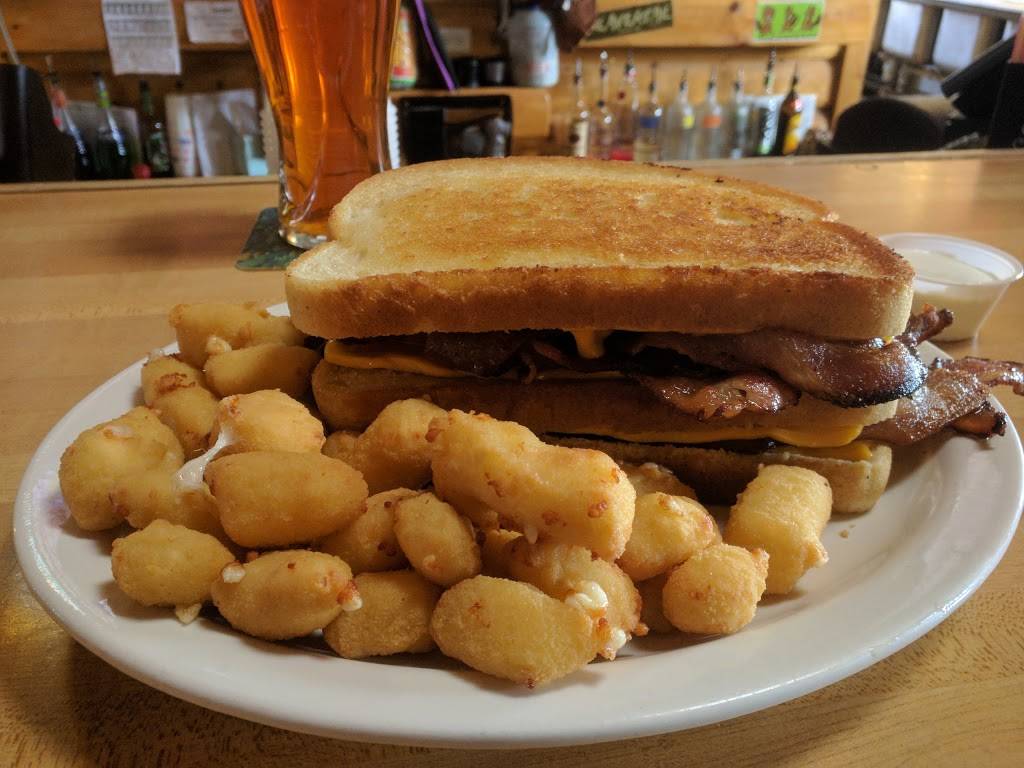 Nuckleheadz Bar & Grill | restaurant | 3680 County Hwy NN, West Bend, WI 53095, USA | 2623539360 OR +1 262-353-9360