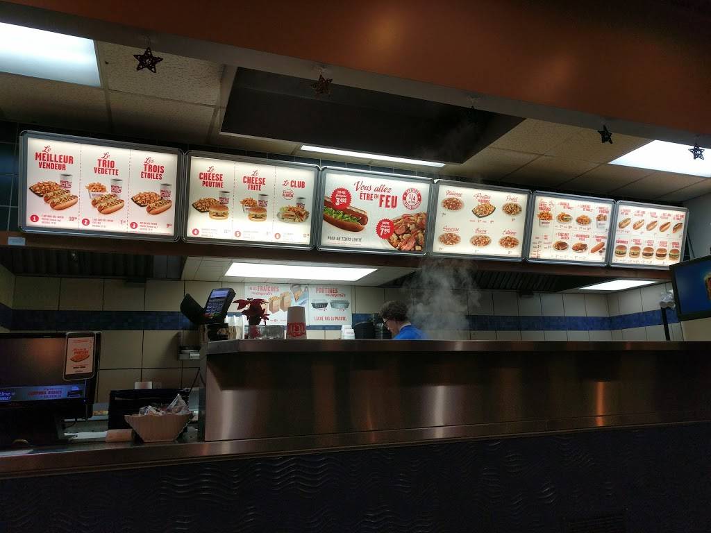 Valentine | restaurant | 15460 Grand rang Saint-François, Saint-Hyacinthe, QC J2T 5H1, Canada | 4507747761 OR +1 450-774-7761