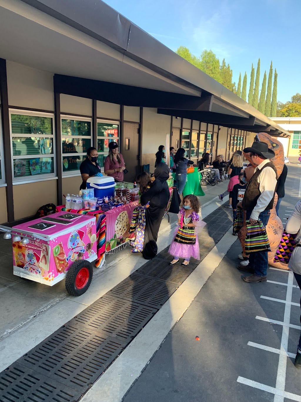 La Michoacana Premium de Newhall | meal takeaway | 23254 Lyons Ave, Santa Clarita, CA 91321, USA | 6617533703 OR +1 661-753-3703