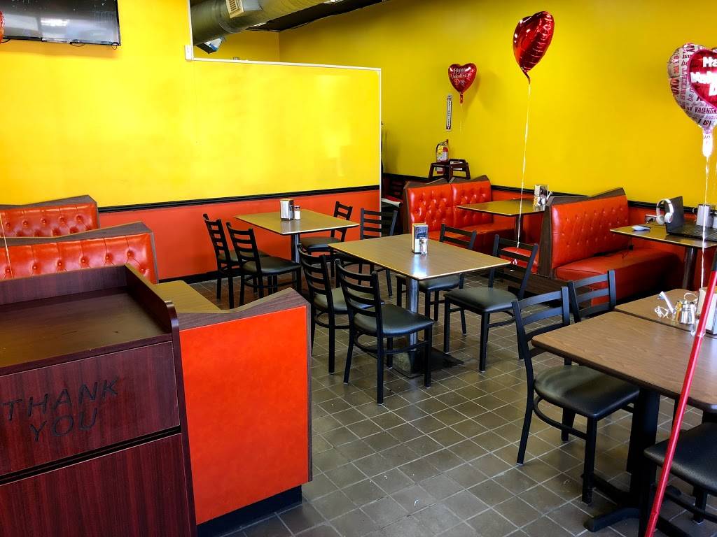 Chikis N Grill | restaurant | 2817 W Diversey Ave, Chicago, IL 60647, USA | 7736665008 OR +1 773-666-5008