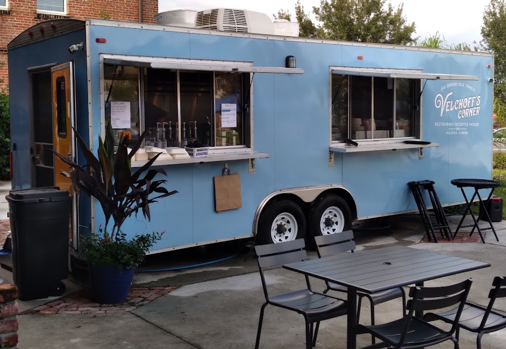 Velchoffs Corner | restaurant | 105 N 2nd St, Palatka, FL 32177, USA | 3863853265 OR +1 386-385-3265